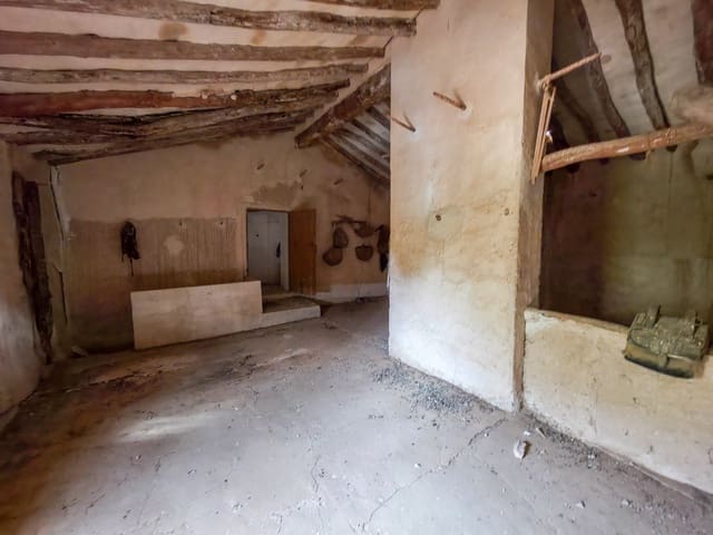 3 soveværelse Finca/Landehus til salg i Pinoso med swimmingpool - € 99.950 (Ref: 8941858)