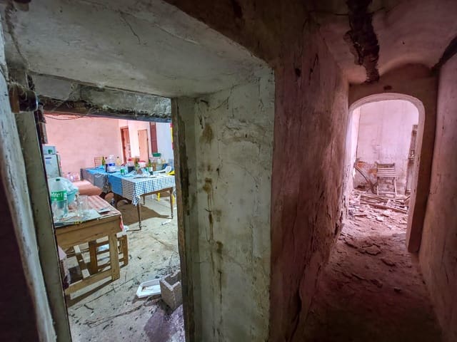 3 soveværelse Finca/Landehus til salg i Pinoso med swimmingpool - € 99.950 (Ref: 8941858)