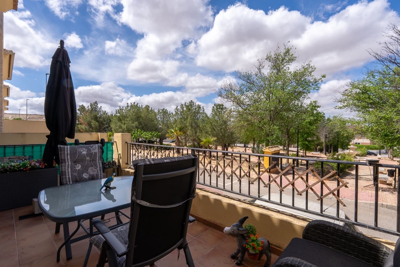 3 soverom Hus til salgs i Pinoso med svømmebasseng - € 149 995 (Ref: 8971392)