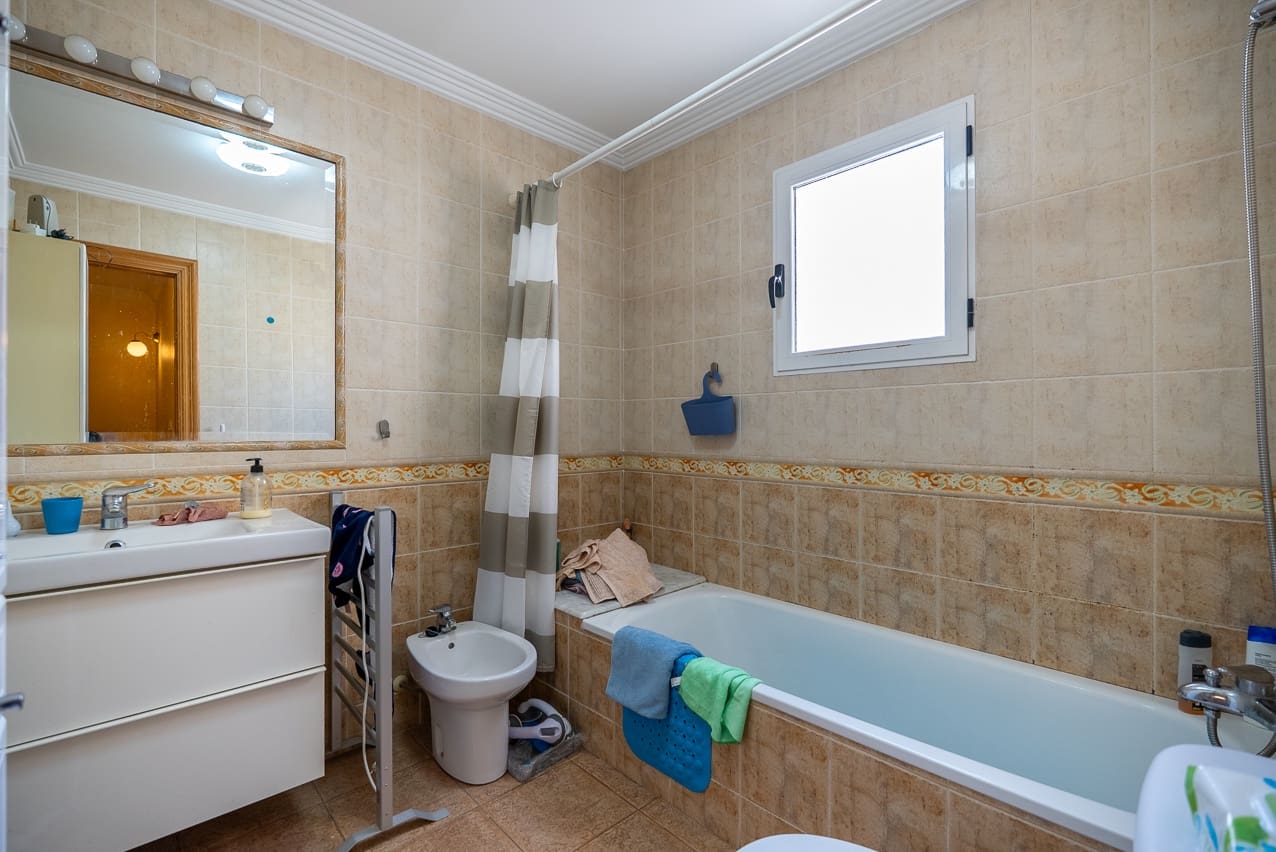 3 soverom Hus til salgs i Pinoso med svømmebasseng - € 149 995 (Ref: 8971392)