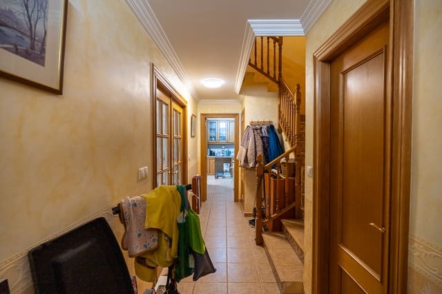 3 soverom Hus til salgs i Pinoso med svømmebasseng - € 149 995 (Ref: 8971392)