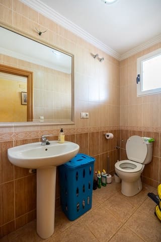 3 soverom Hus til salgs i Pinoso med svømmebasseng - € 149 995 (Ref: 8971392)