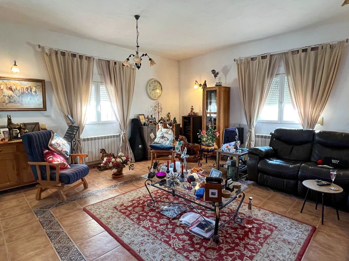 3 bedroom Villa for sale in Pinoso with pool - € 510,000 (Ref: 8981123)