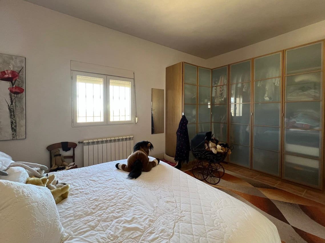 3 bedroom Villa for sale in Pinoso with pool - € 485,000 (Ref: 8981123)