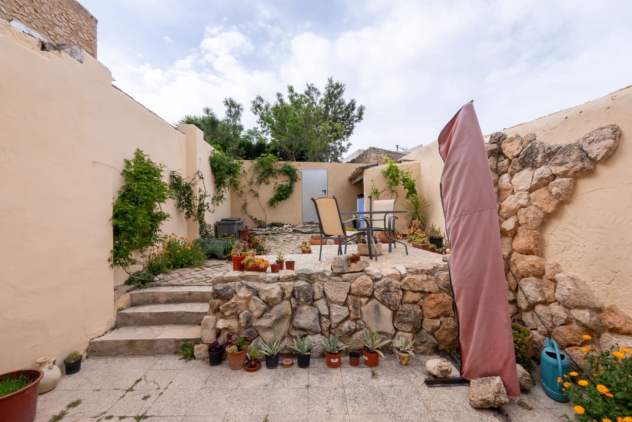 3 soveværelse Finca/Landehus til salg i Encebras med swimmingpool - € 129.995 (Ref: 8997744)