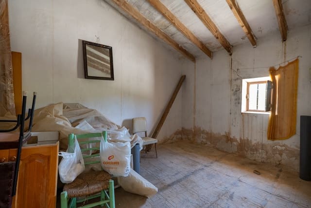 2 bedroom Cave House for sale in Raspay, Yecla with pool - € 46,000 (Ref: 9004078)