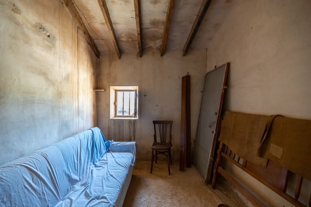 2 bedroom Cave House for sale in Raspay, Yecla with pool - € 46,000 (Ref: 9004078)