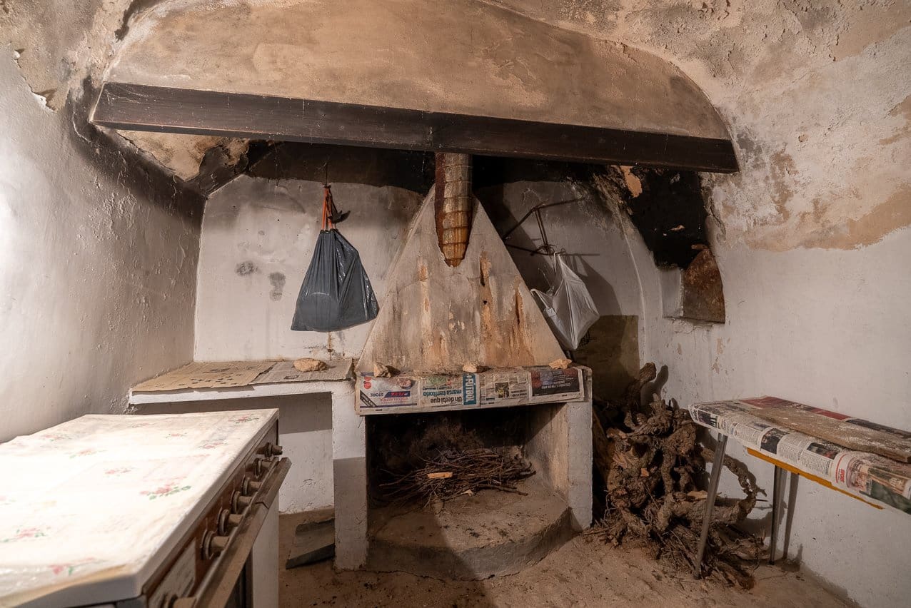 2 bedroom Cave House for sale in Raspay with pool - € 46,000 (Ref: 9004078)