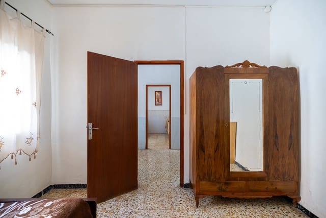 8 slaapkamer Huis te koop in Barinas, Abanilla met zwembad - € 74.000 (Ref: 9016233)