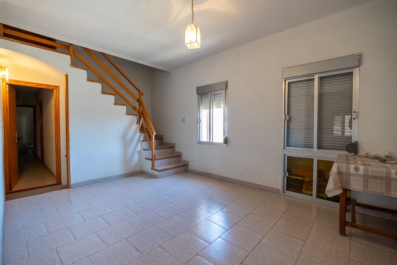 8 soveværelse Byhus til salg i Barinas med swimmingpool - € 74.000 (Ref: 9016233)