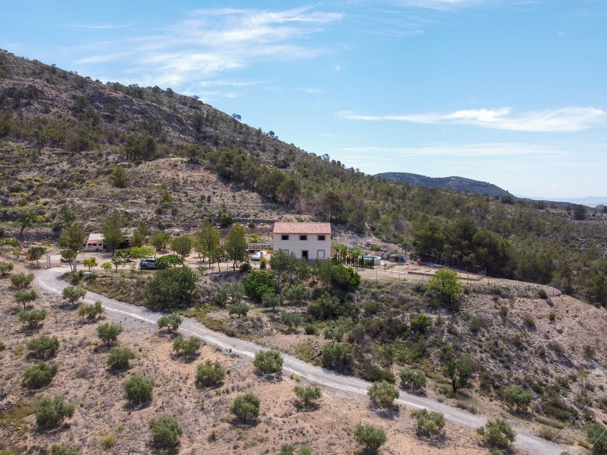 5 soveværelse Finca/Landehus til salg i Las Casicas med swimmingpool - € 179.950 (Ref: 9030937)