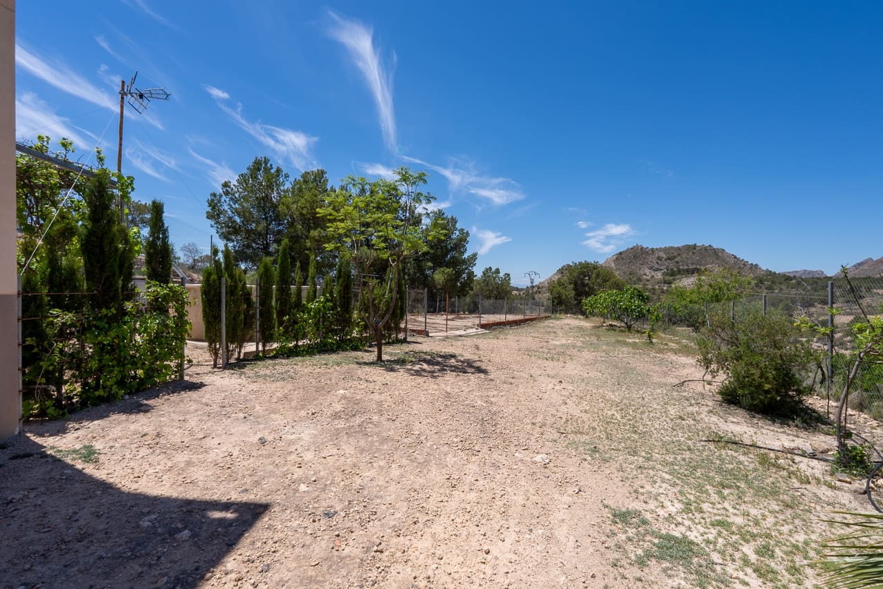 5 soveværelse Finca/Landehus til salg i Las Casicas med swimmingpool - € 179.950 (Ref: 9030937)