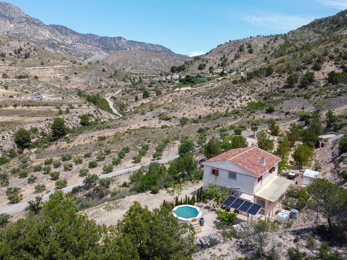 5 soveværelse Finca/Landehus til salg i Las Casicas med swimmingpool - € 179.950 (Ref: 9030937)