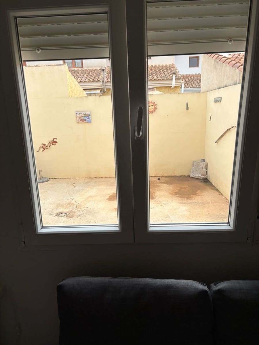 4 bedroom Townhouse for sale in Pinoso with pool - € 175,000 (Ref: 9043837)