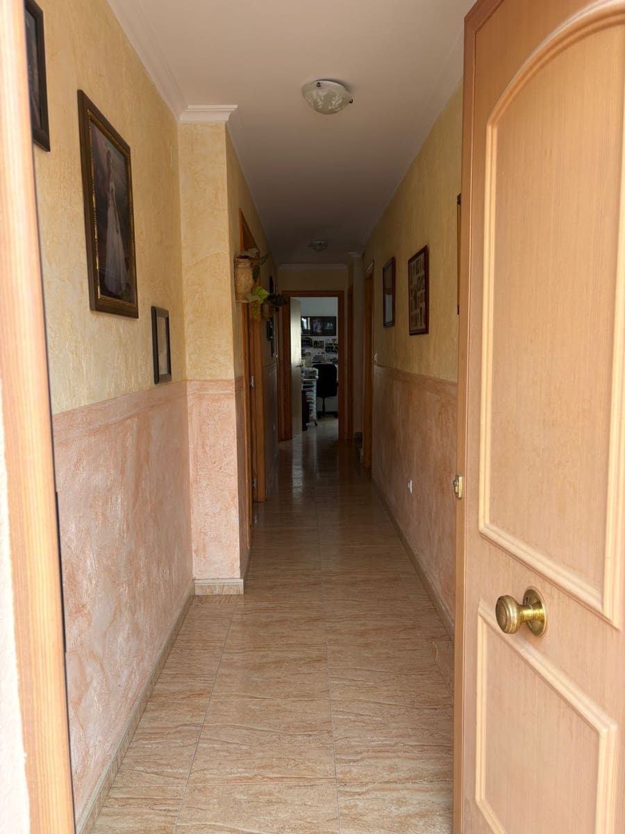 4 bedroom Townhouse for sale in Pinoso with pool - € 175,000 (Ref: 9043837)