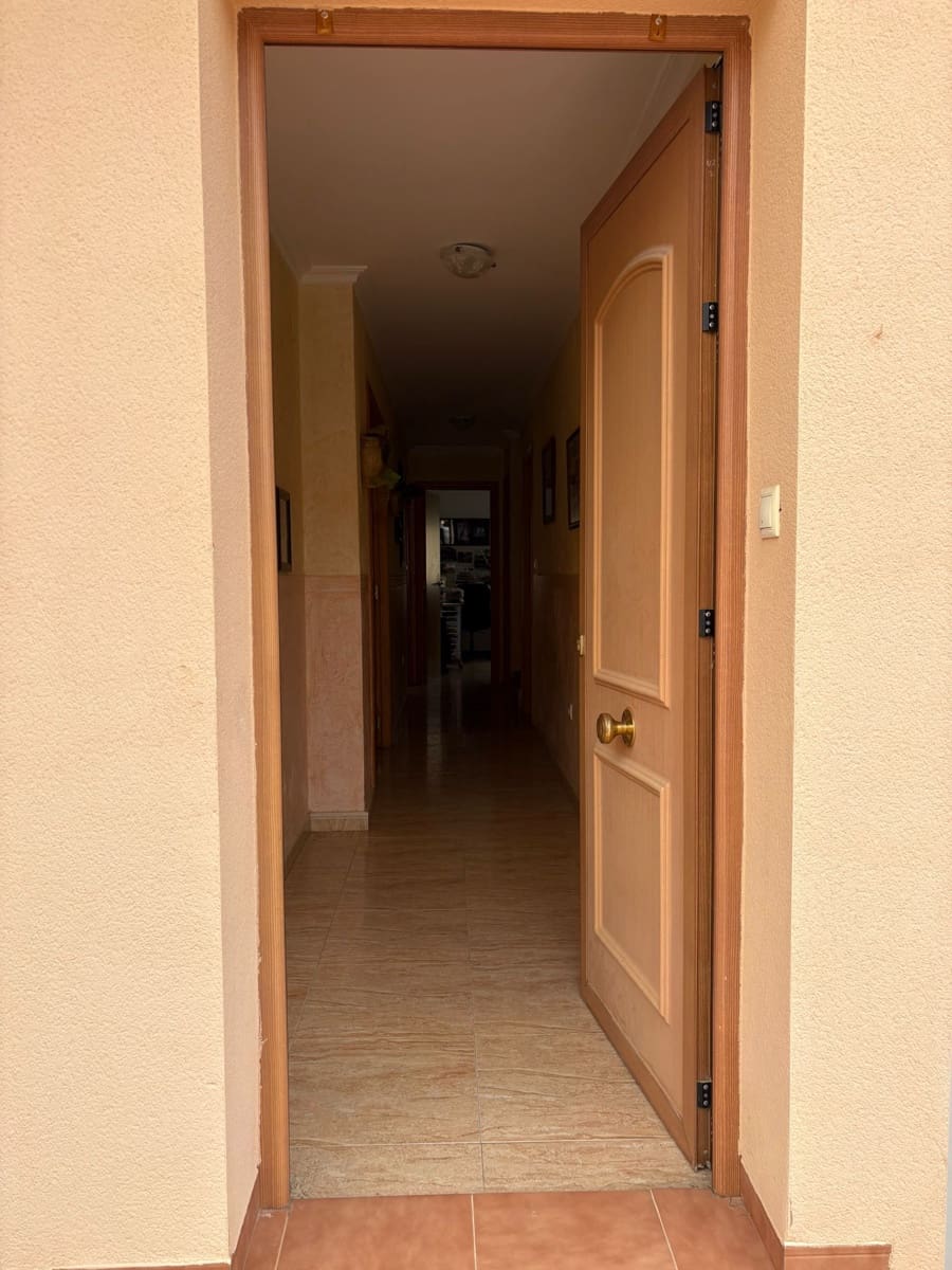 4 bedroom Townhouse for sale in Pinoso with pool - € 175,000 (Ref: 9043837)