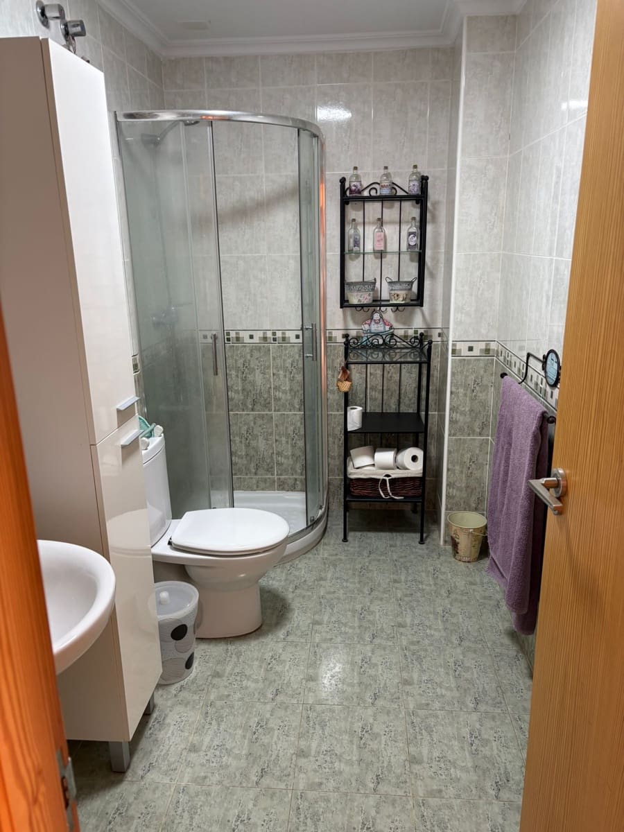 4 bedroom Townhouse for sale in Pinoso with pool - € 175,000 (Ref: 9043837)