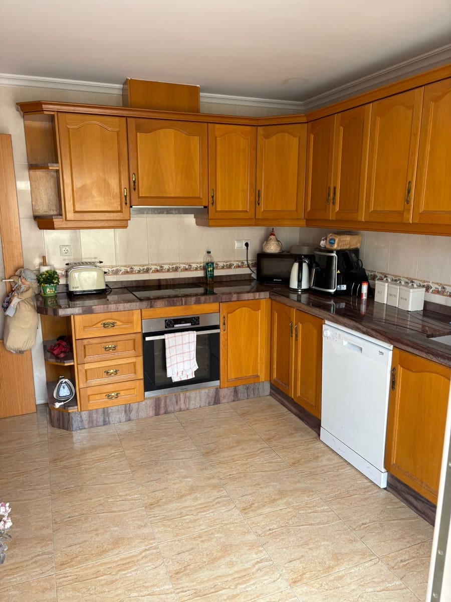 4 bedroom Townhouse for sale in Pinoso with pool - € 175,000 (Ref: 9043837)