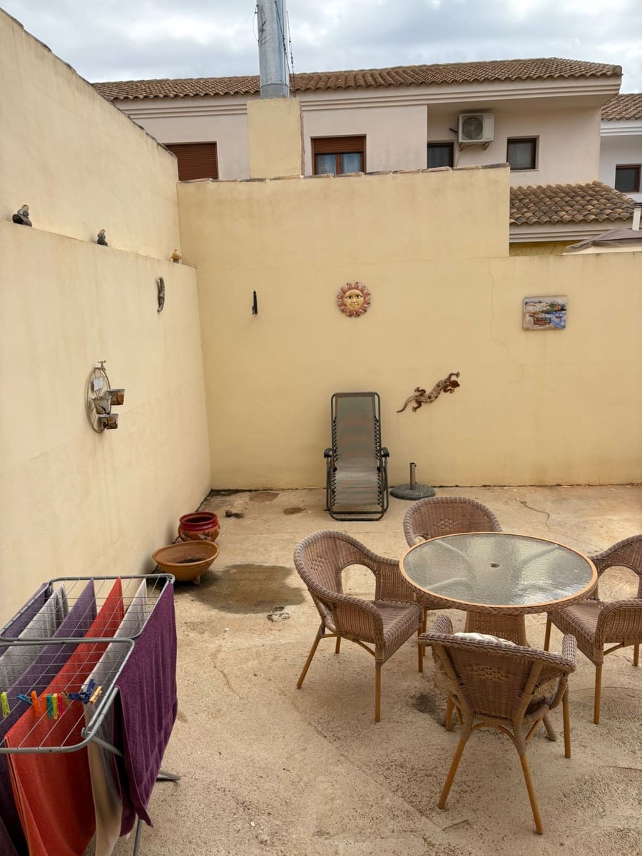 4 bedroom Townhouse for sale in Pinoso with pool - € 175,000 (Ref: 9043837)