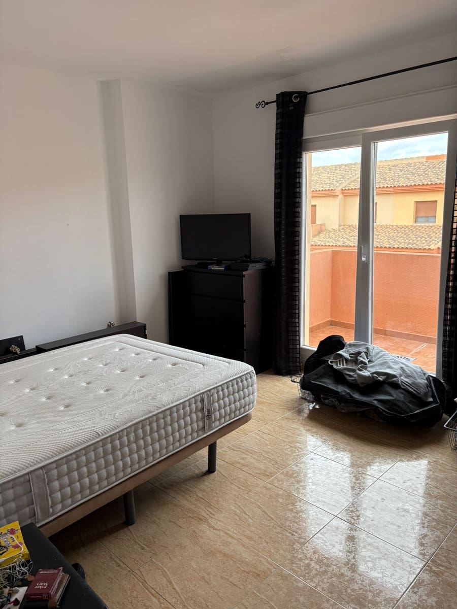 4 bedroom Townhouse for sale in Pinoso with pool - € 175,000 (Ref: 9043837)