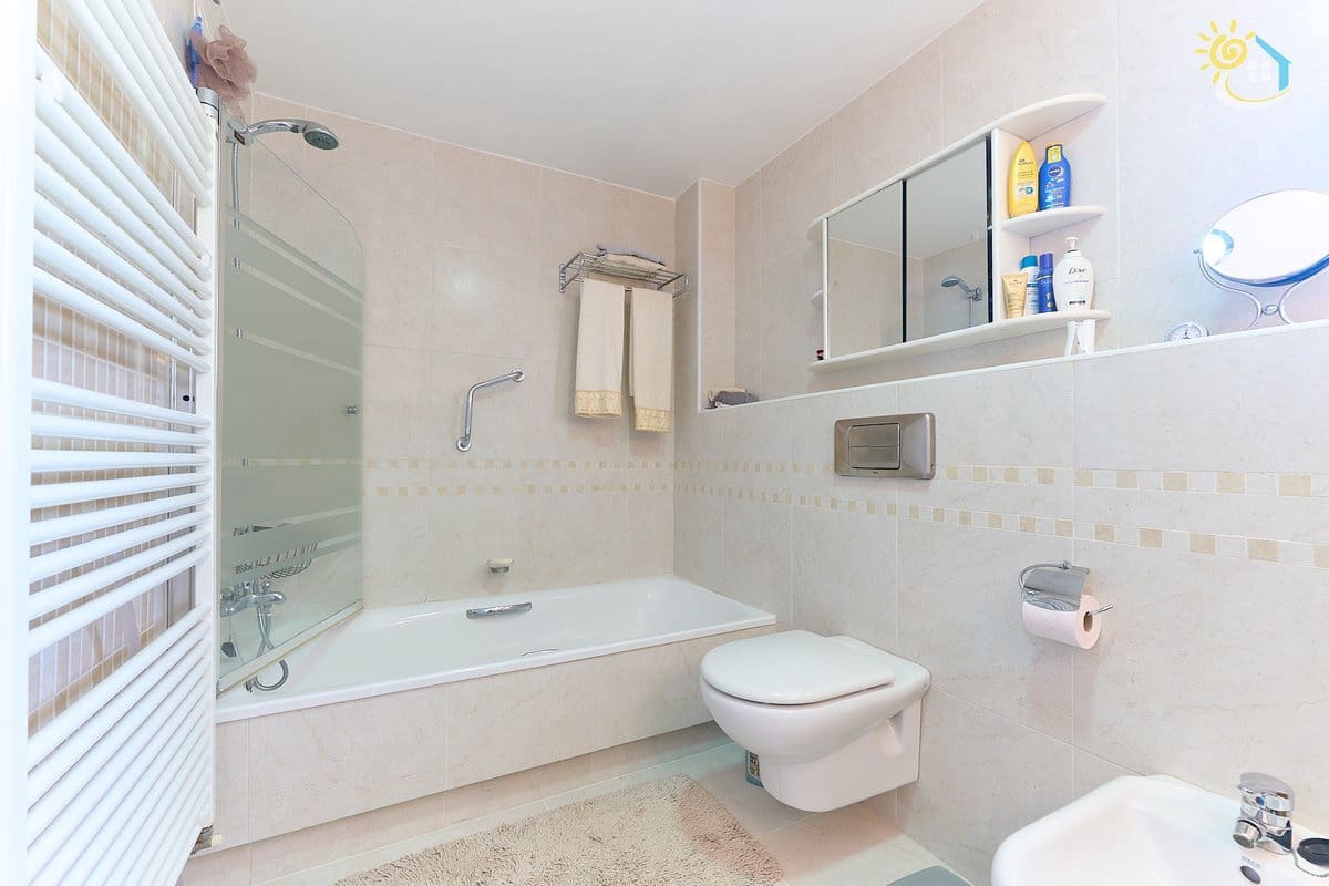 4 soveværelse Villa til salg i Muchamiel / Mutxamel med swimmingpool - € 465.000 (Ref: 9049672)