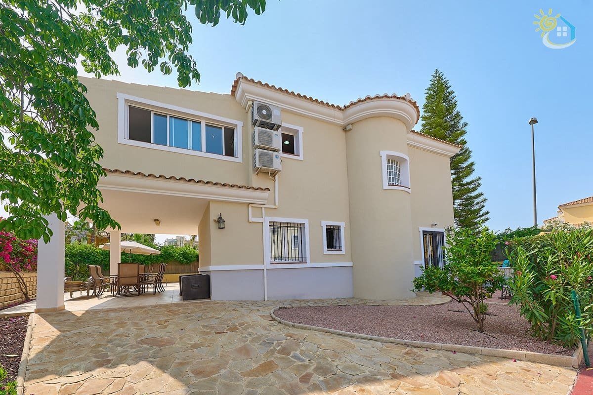 4 soveværelse Villa til salg i Muchamiel / Mutxamel med swimmingpool - € 465.000 (Ref: 9049672)