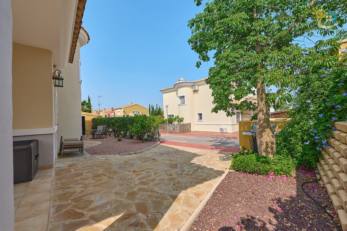 4 soveværelse Villa til salg i Muchamiel / Mutxamel med swimmingpool - € 465.000 (Ref: 9049672)