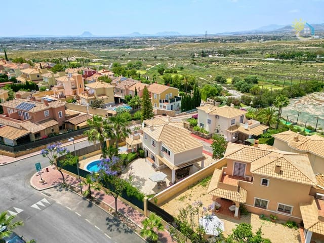 4 soveværelse Villa til salg i Muchamiel / Mutxamel med swimmingpool - € 465.000 (Ref: 9049672)