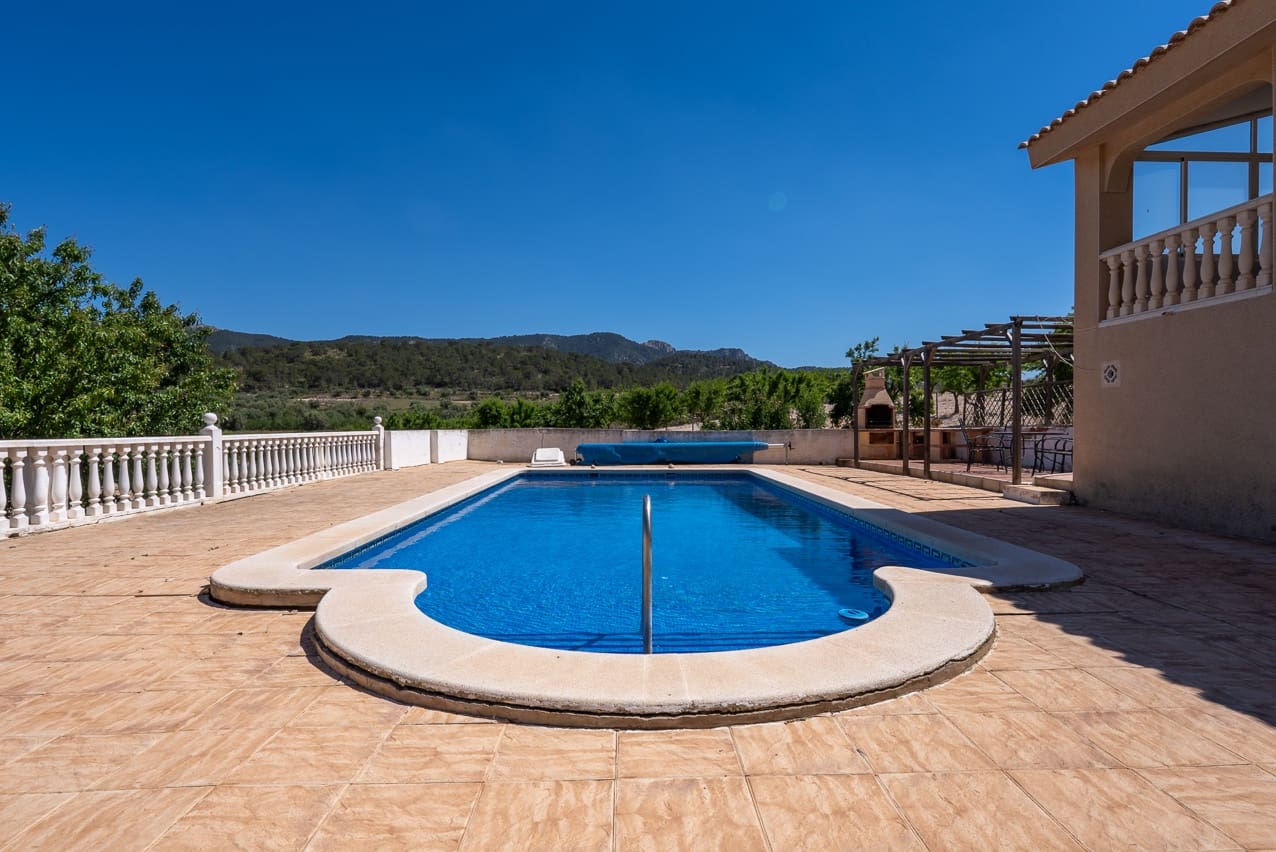 Chalet de 3 habitaciones en Abanilla en venta con piscina - 239.000 € (Ref: 9058541)