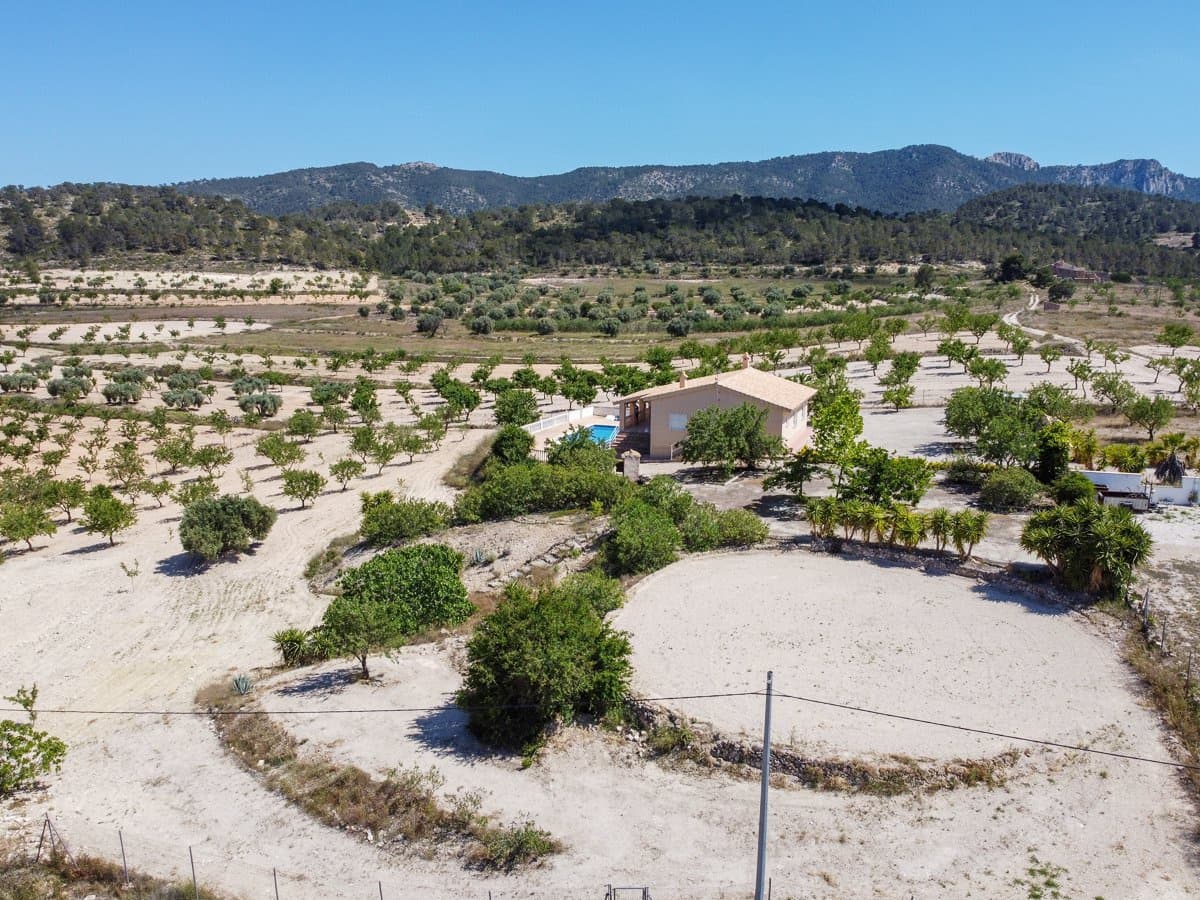 3 bedroom Villa for sale in Abanilla with pool - € 239,000 (Ref: 9058541)