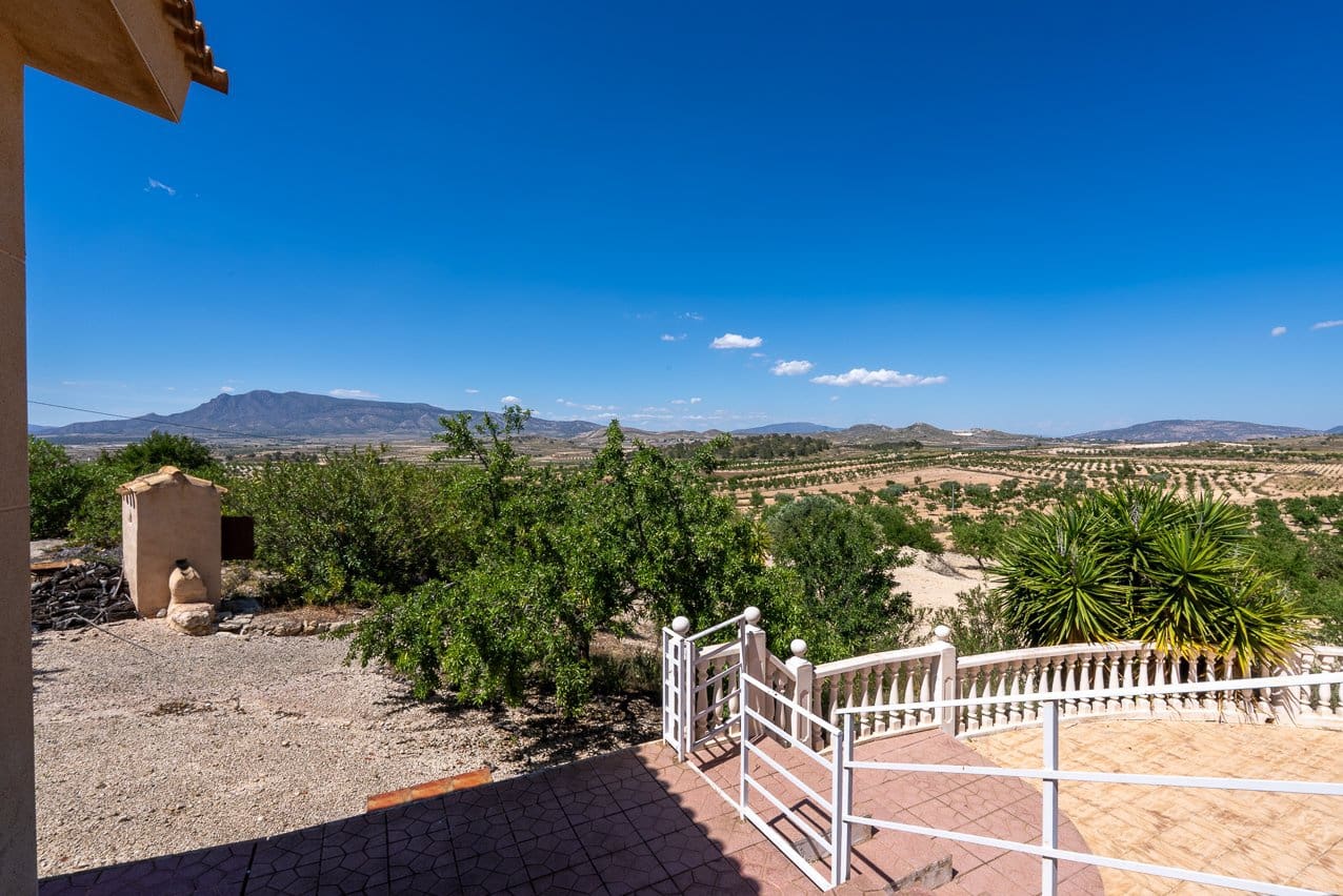 3 bedroom Villa for sale in Abanilla with pool - € 239,000 (Ref: 9058541)