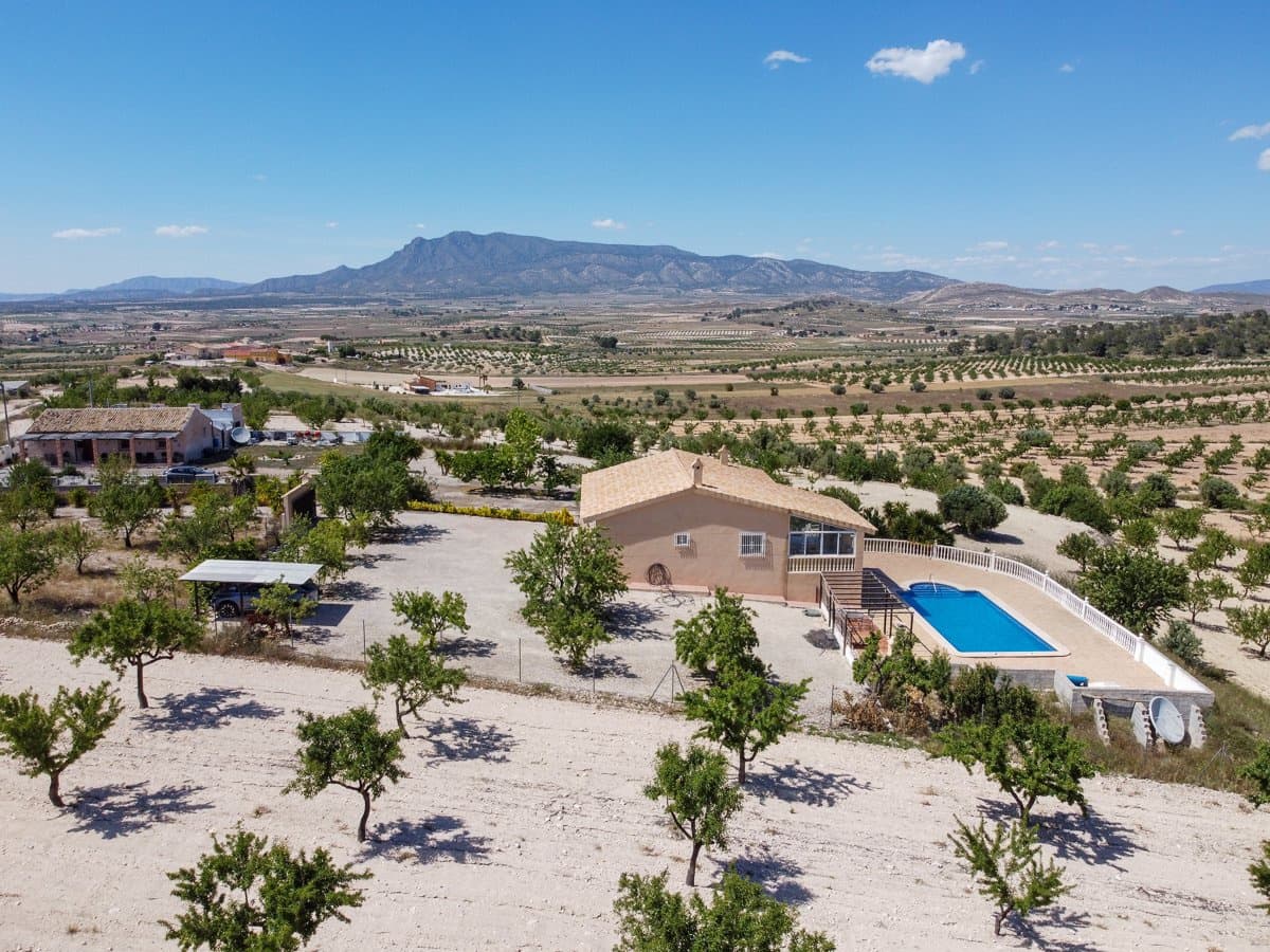 3 bedroom Villa for sale in Abanilla with pool - € 239,000 (Ref: 9058541)