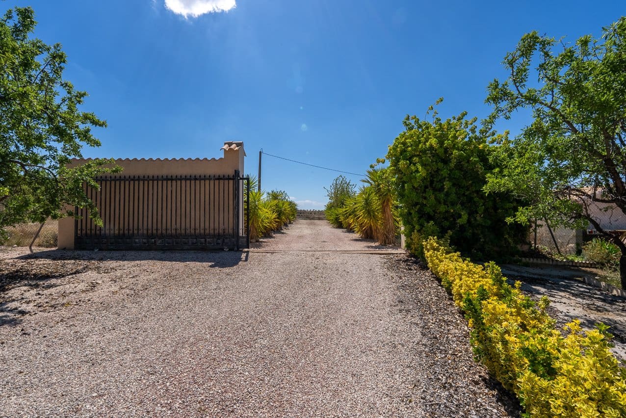 3 bedroom Villa for sale in Abanilla with pool - € 239,000 (Ref: 9058541)