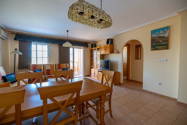 2 sovrum Lägenhet till salu i Ubeda, Pinoso med pool - 107 000 € (Ref: 9096968)