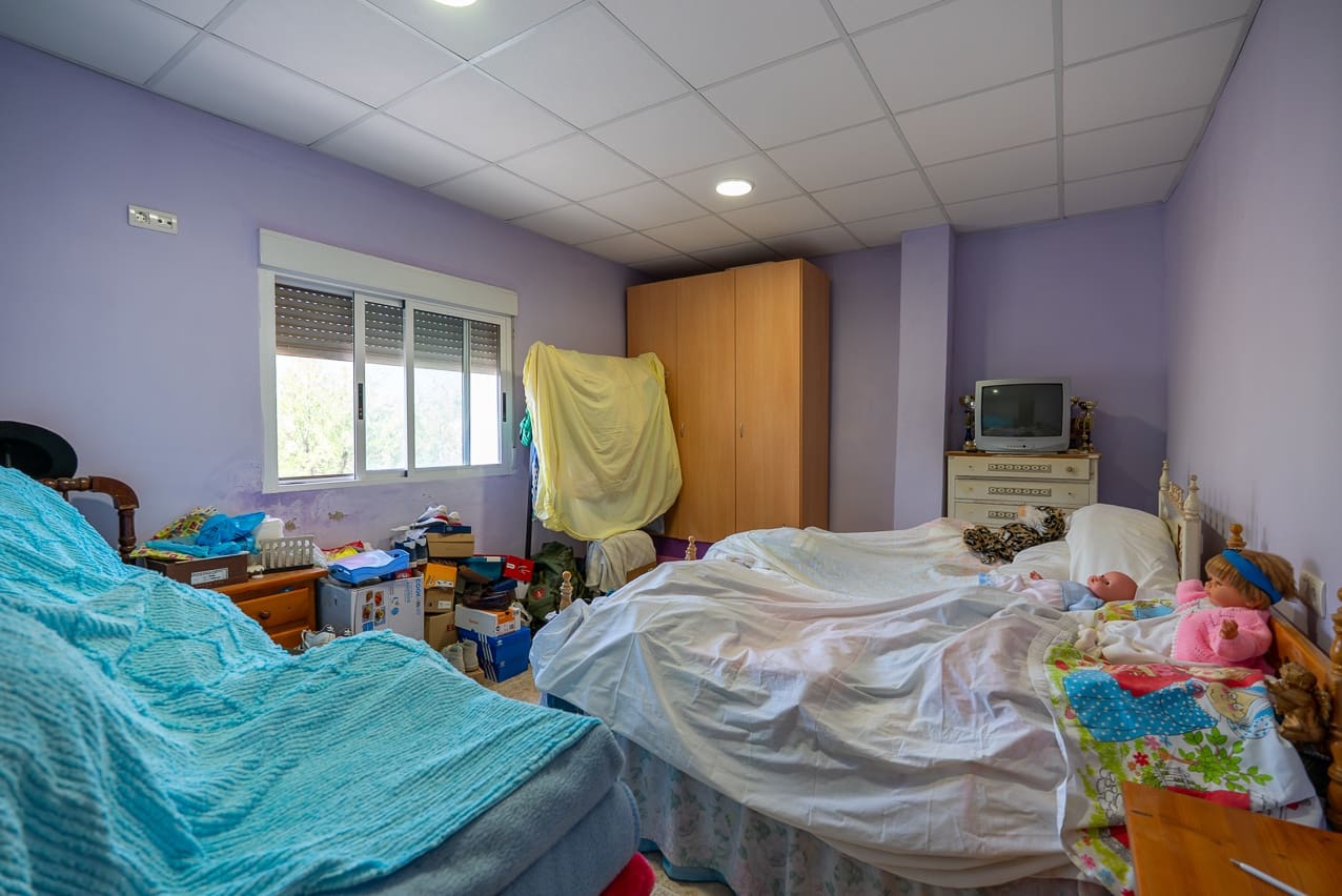 3 bedroom Finca/Country House for sale in Pinoso with pool - € 145,000 (Ref: 9128897)