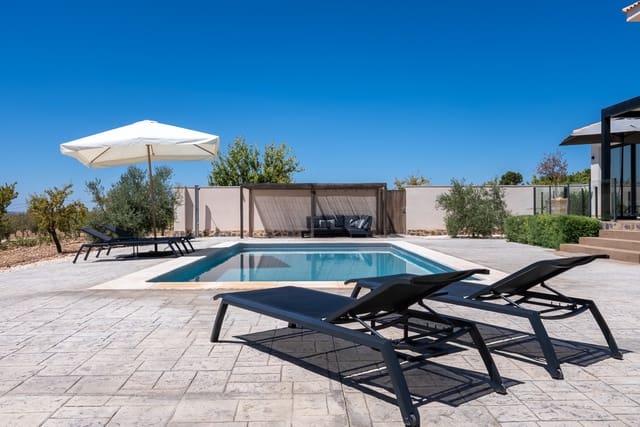 4 soveværelse Villa til salg i Lel, Pinoso med swimmingpool - € 669.950 (Ref: 9150973)