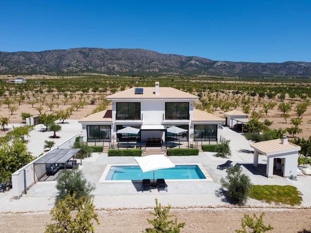 4 soveværelse Villa til salg i Lel, Pinoso med swimmingpool - € 669.950 (Ref: 9150973)