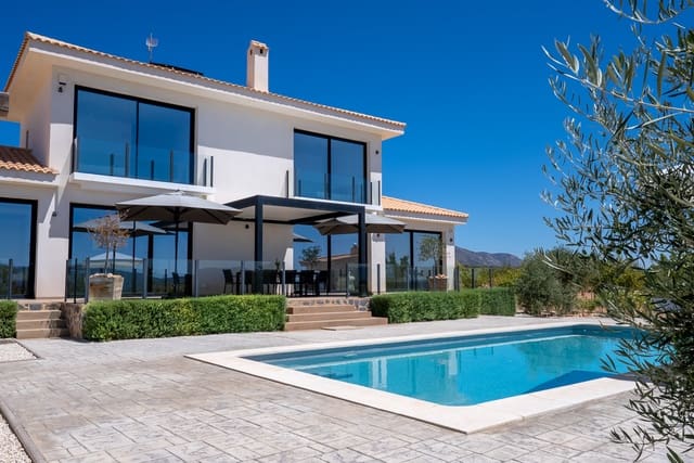 4 soveværelse Villa til salg i Lel, Pinoso med swimmingpool - € 669.950 (Ref: 9150973)