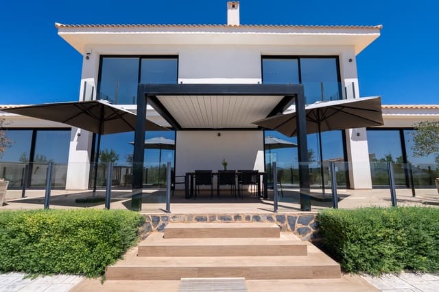 4 soveværelse Villa til salg i Lel, Pinoso med swimmingpool - € 669.950 (Ref: 9150973)