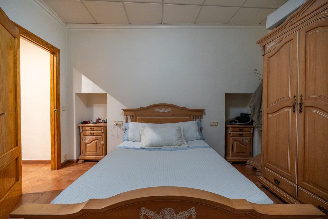 3 soveværelse Finca/Landehus til salg i Yecla med swimmingpool - € 210.000 (Ref: 9160353)