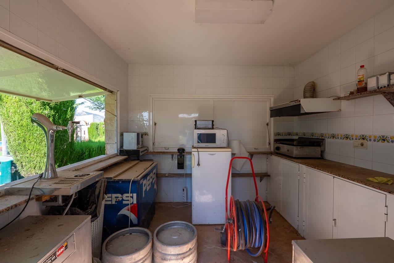 3 soveværelse Finca/Landehus til salg i Yecla med swimmingpool - € 210.000 (Ref: 9160353)