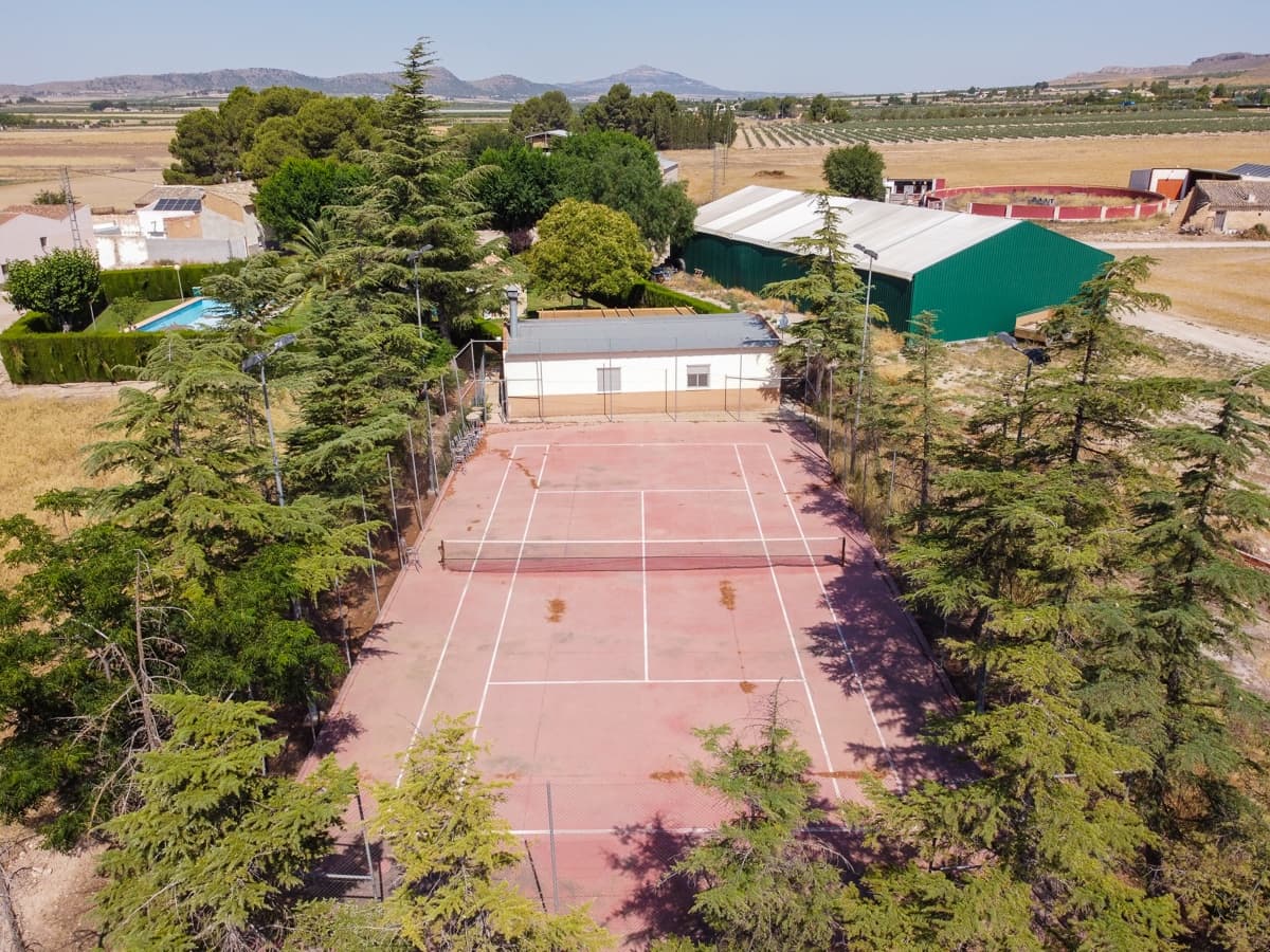 3 soveværelse Finca/Landehus til salg i Yecla med swimmingpool - € 210.000 (Ref: 9160353)