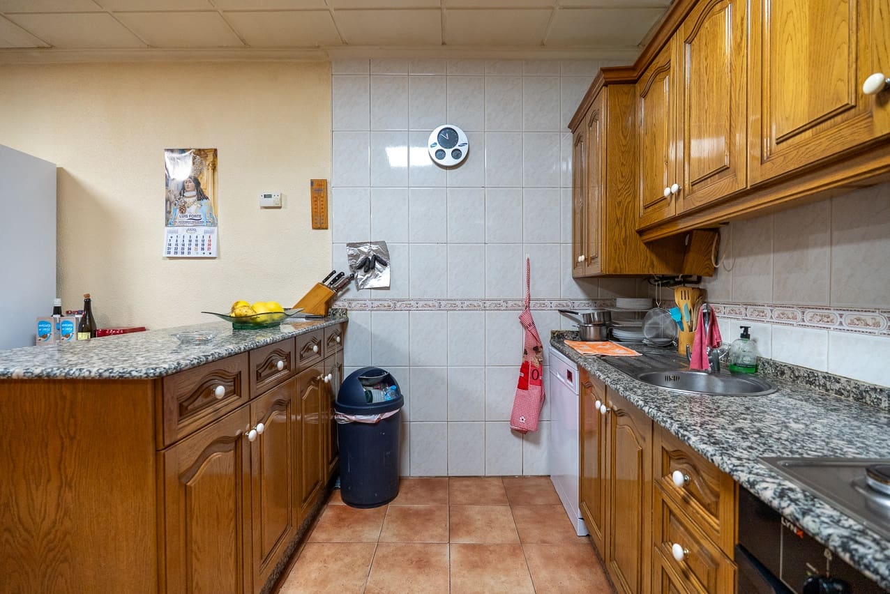 3 soveværelse Finca/Landehus til salg i Yecla med swimmingpool - € 210.000 (Ref: 9160353)