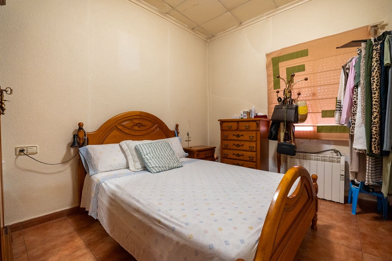 3 soveværelse Finca/Landehus til salg i Yecla med swimmingpool - € 210.000 (Ref: 9160353)