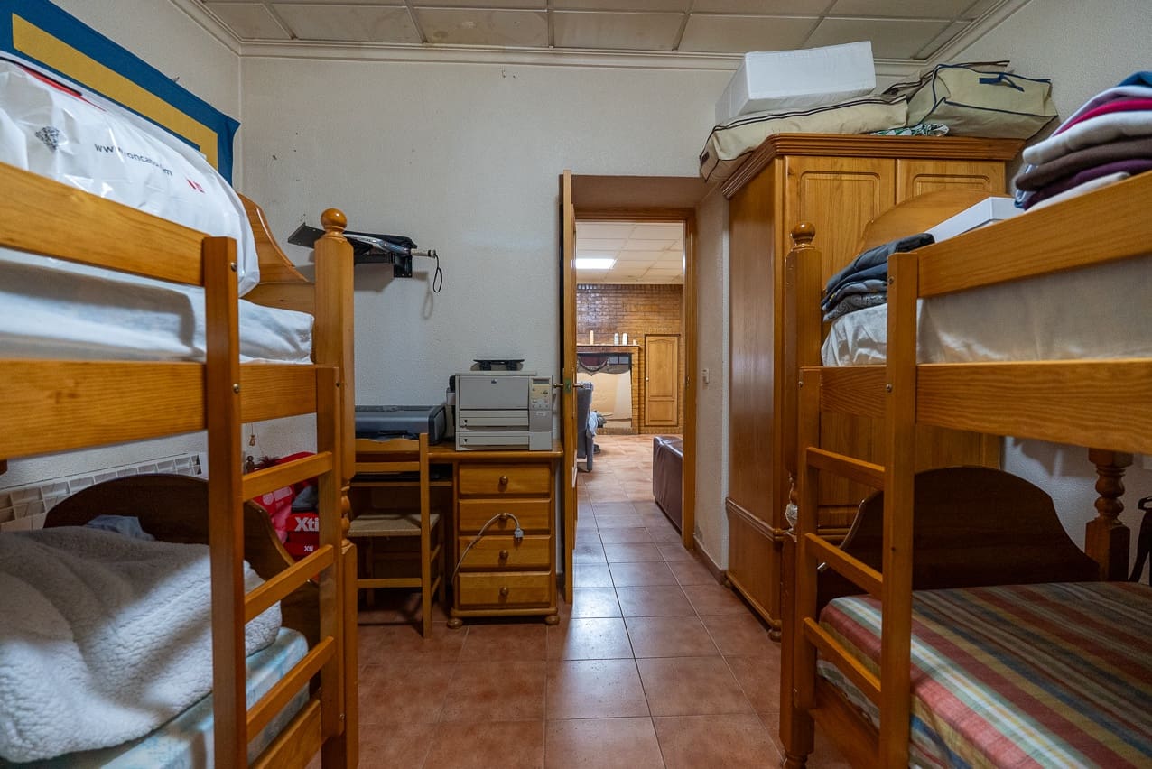 3 soveværelse Finca/Landehus til salg i Yecla med swimmingpool - € 210.000 (Ref: 9160353)