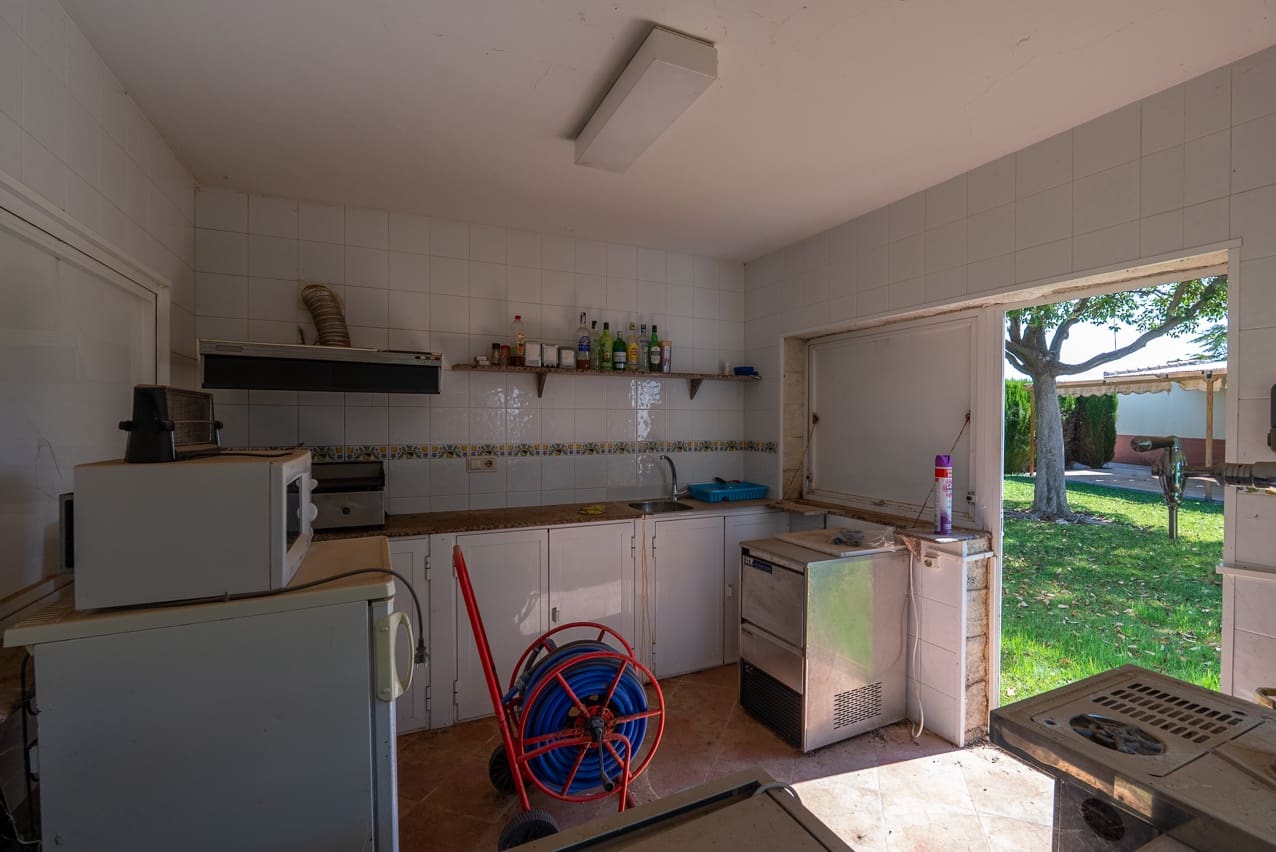 3 soveværelse Finca/Landehus til salg i Yecla med swimmingpool - € 210.000 (Ref: 9160353)