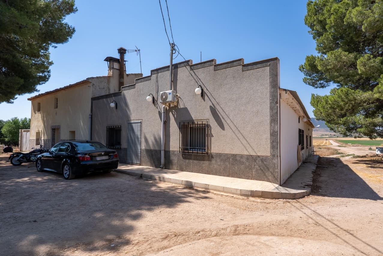 3 soveværelse Finca/Landehus til salg i Yecla med swimmingpool - € 210.000 (Ref: 9160353)