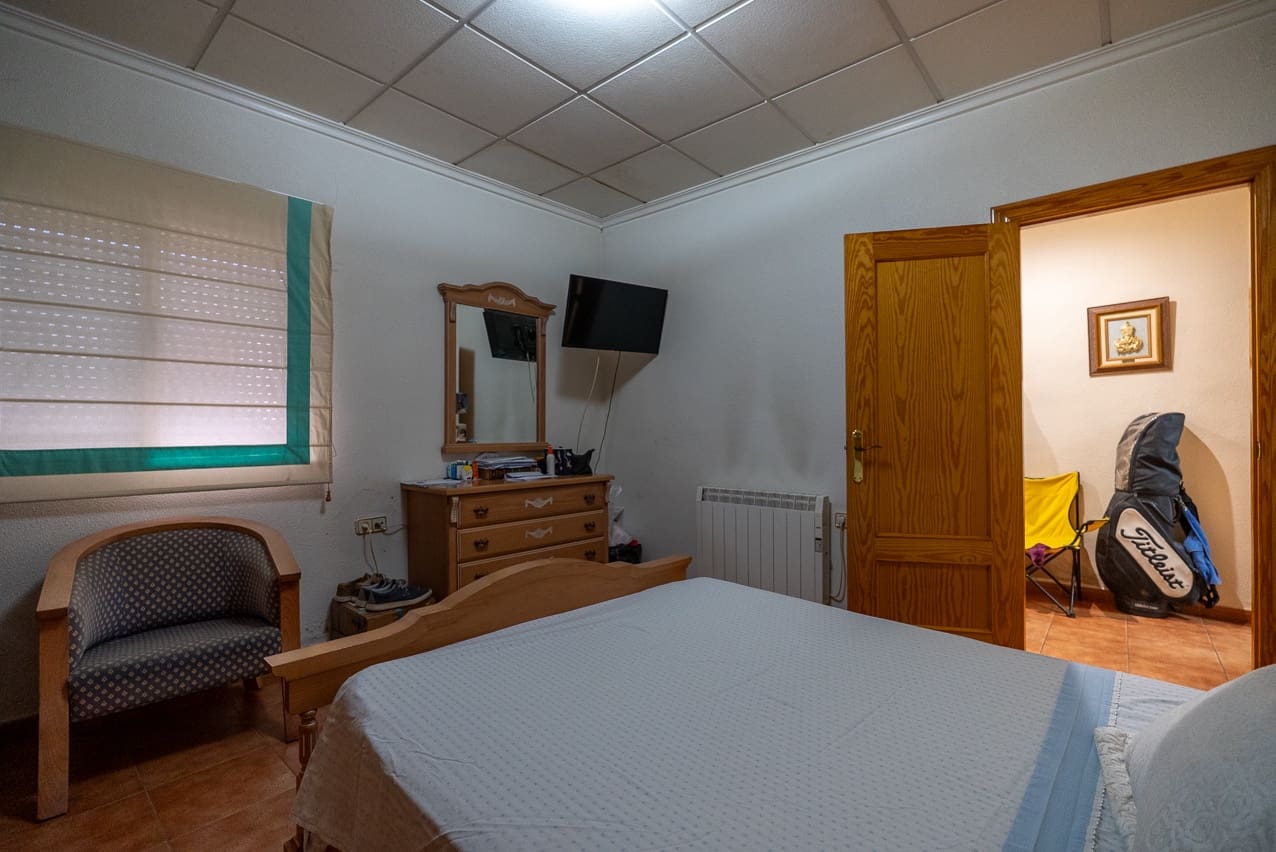 3 soveværelse Finca/Landehus til salg i Yecla med swimmingpool - € 210.000 (Ref: 9160353)