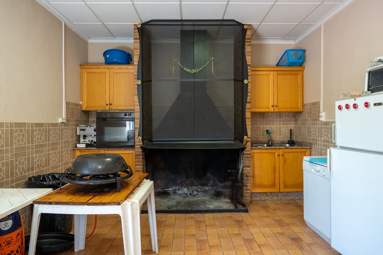 3 soveværelse Finca/Landehus til salg i Yecla med swimmingpool - € 210.000 (Ref: 9160353)