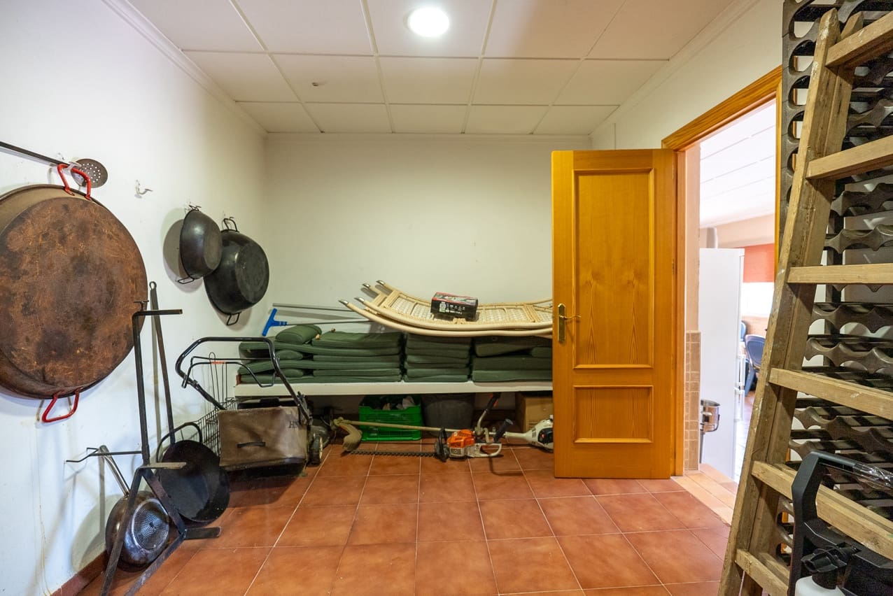 3 soveværelse Finca/Landehus til salg i Yecla med swimmingpool - € 210.000 (Ref: 9160353)